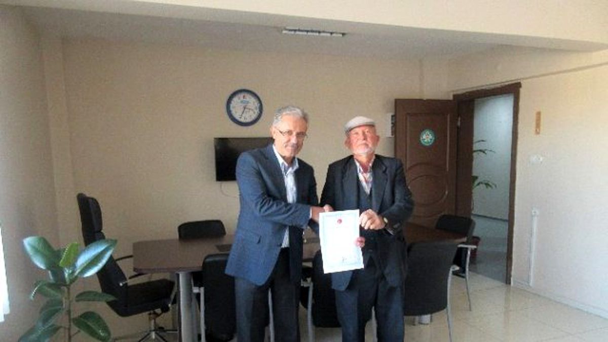 Mahalle Mezarlığı Dolunca Arsasını Bağışladı