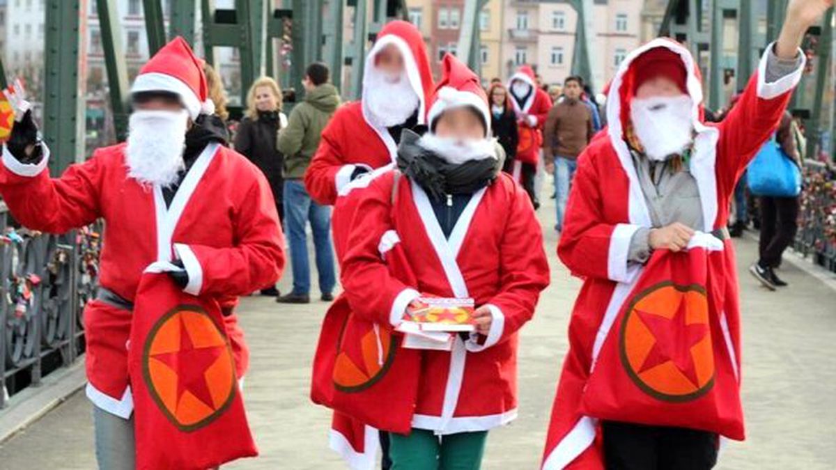 PKK Sempatizanları Almanya'da Noel Baba Oldu