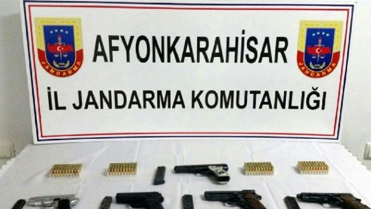 Sandıklı Jandarmadan Kaçak Tabanca ve Mermi Operasyonu
