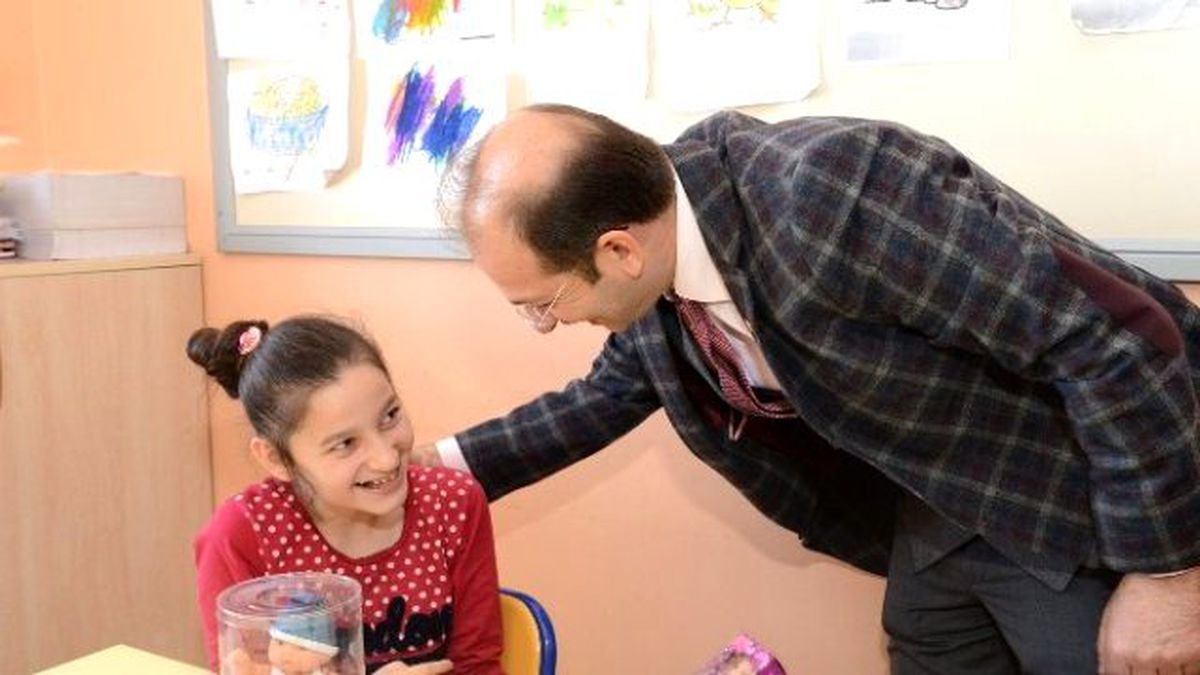 Uşak\'ta Engelli ve Yaşlılara Destekler Devam Ediyor