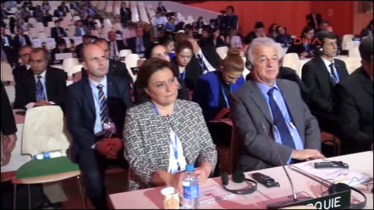 Çevre ve Şehircilik Bakanı Fatma Güldemet Sarı Paris\'te