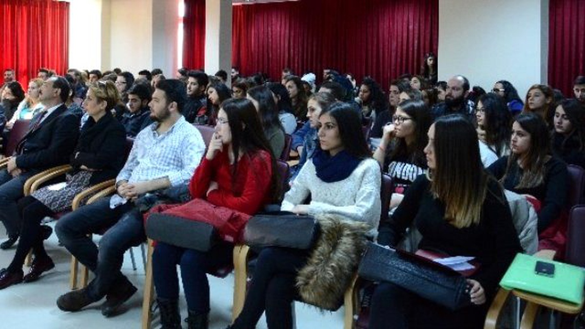 Çomü\'de İş Hayatına Geçiş ve Kurumsal İletişim Semineri Düzenlendi