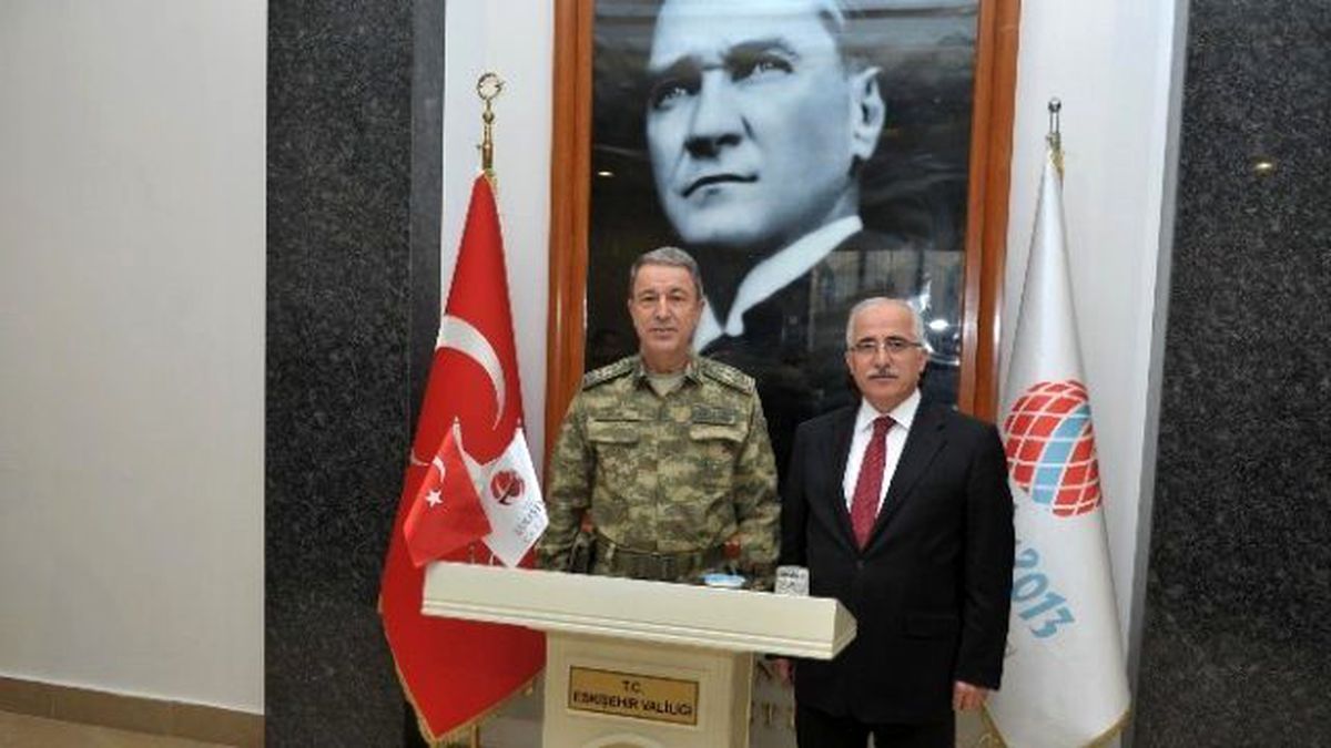 Genelkurmay Başkanı Akar\'ın Sürpriz Eskişehir Ziyareti