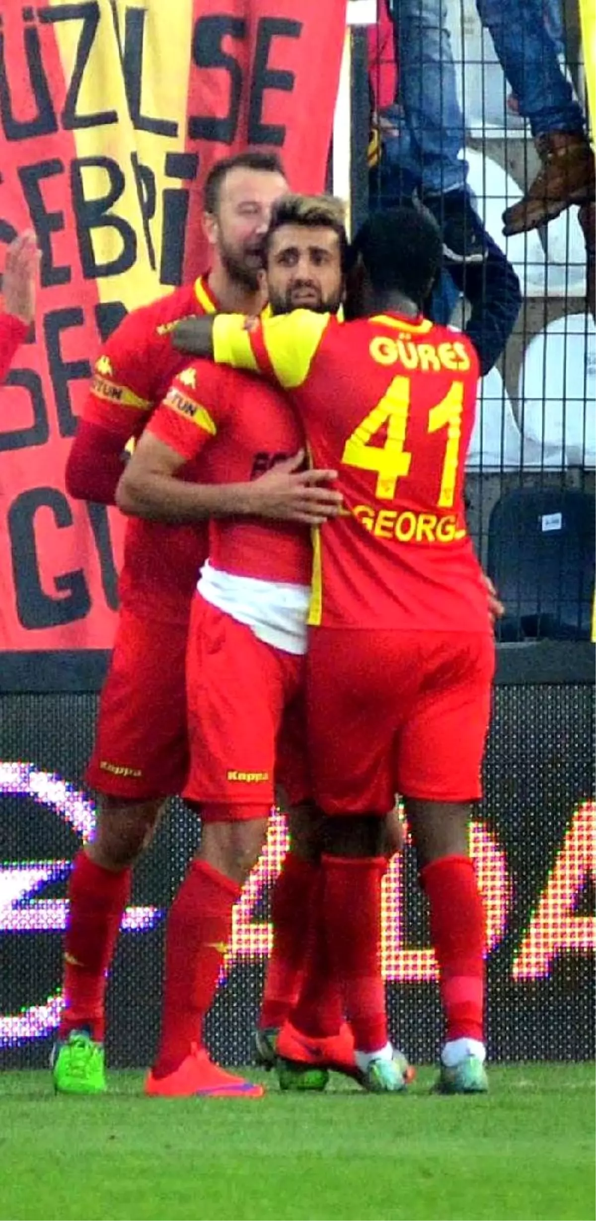 Göztepe\'de Gol Yükü 4 Oyuncuda