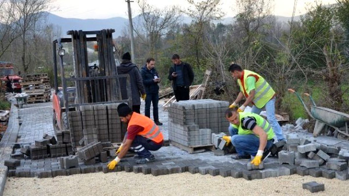 Kartepe\'de Üst Yapı İyileştirmeleri Sürüyor