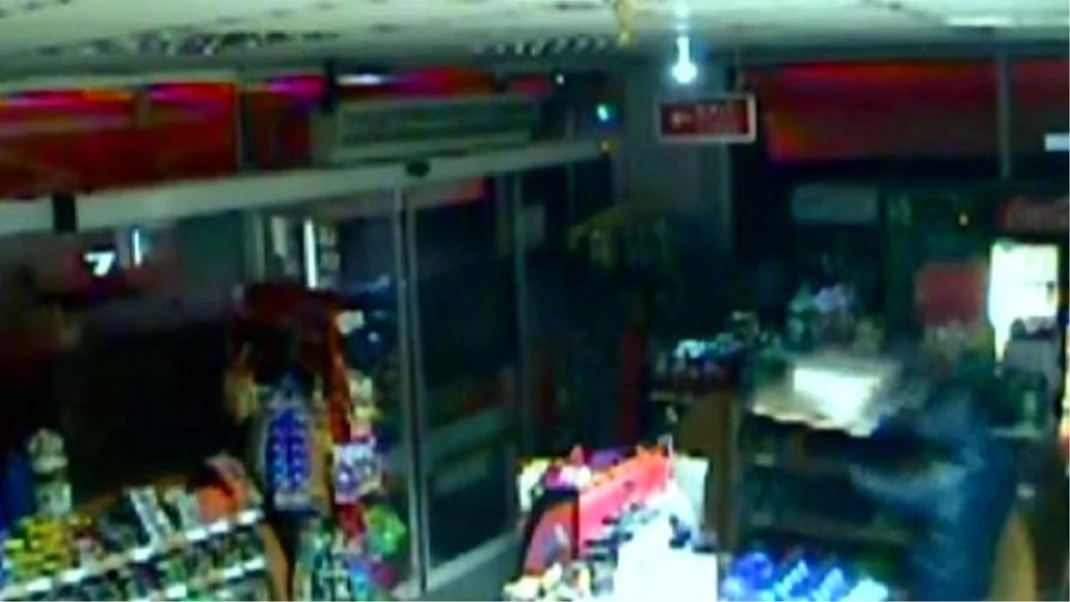 Market Hırsızları Güvenlik Kameralarına Yakalandı