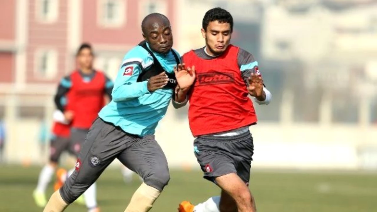 Osmanlıspor, U21\'le Hazırlandı