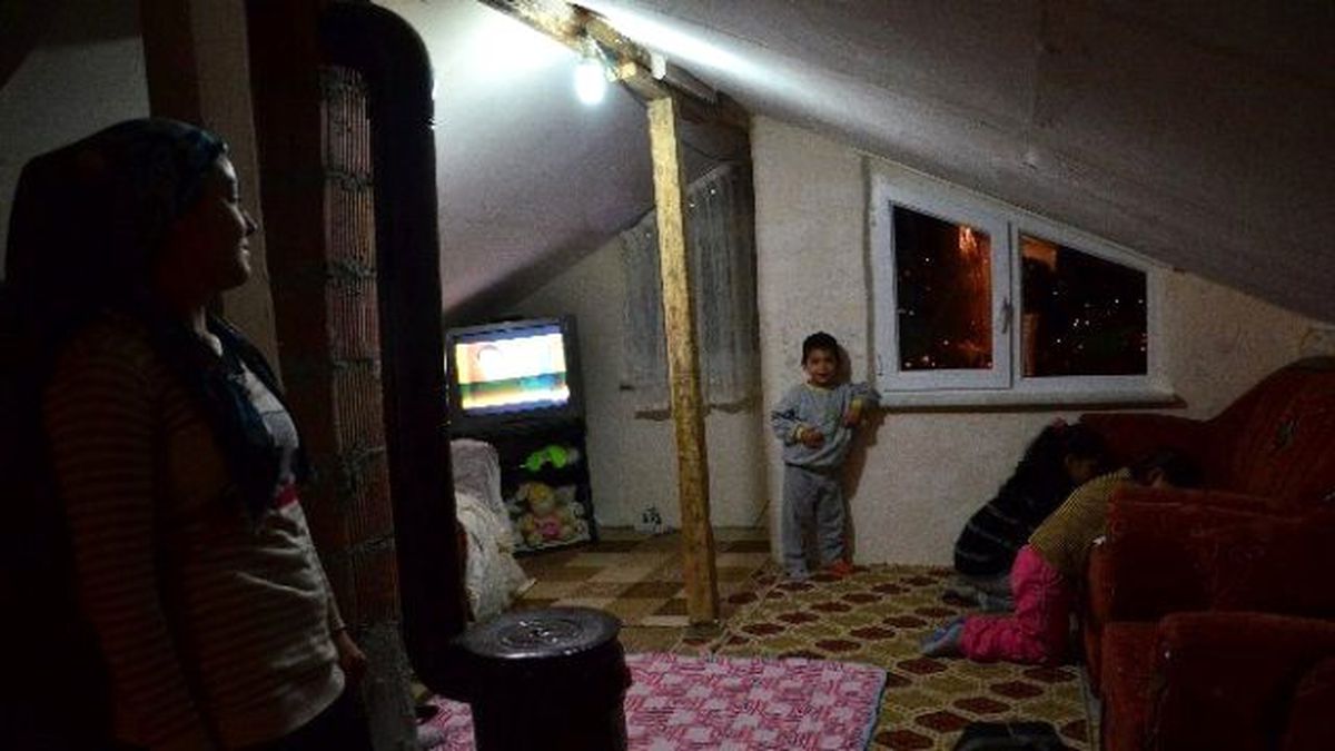8 Yaşındaki Yaren, Her Gün Defterine Aynı Cümleyi Yazıyor