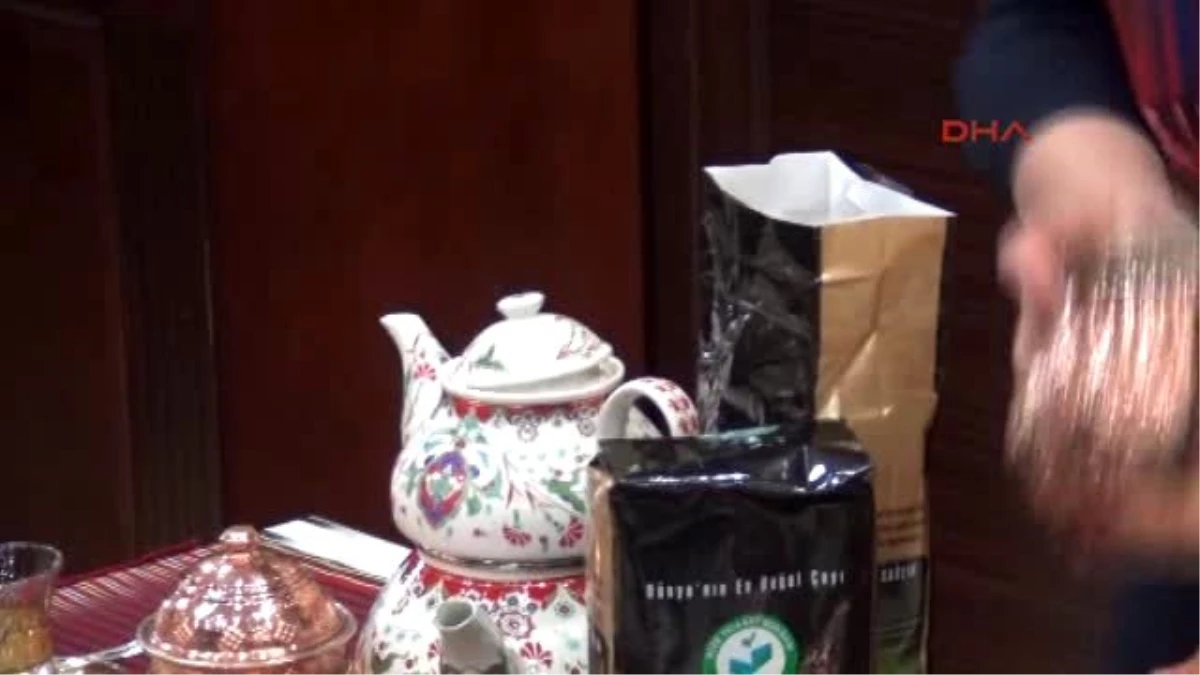Rize\'de En İyi Çay Demleyen 3 Kadına Yarım Ton Kuru Çay