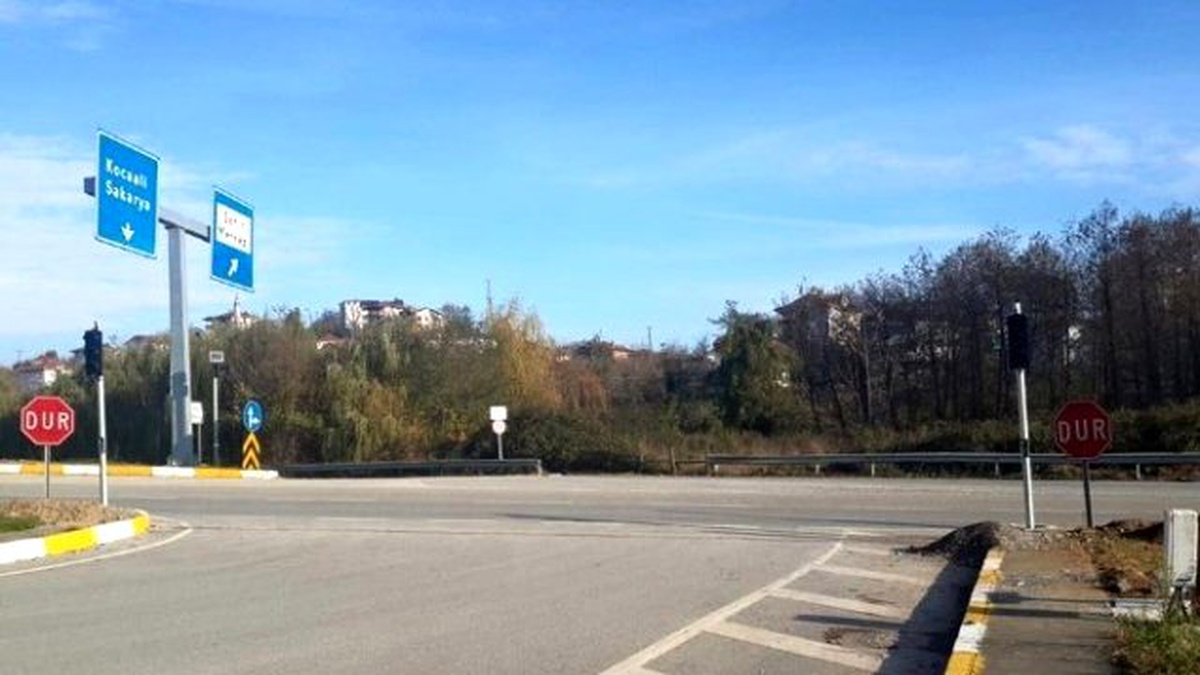 Barbaros Kavşağına Trafik Işıkları Kuruldu