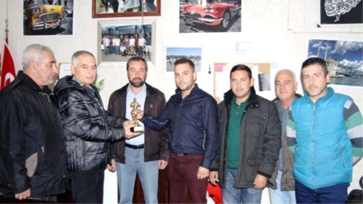 Büyükşehir Toplu Taşıma AŞ\'den Altınova\'ya Başarı Plaketi