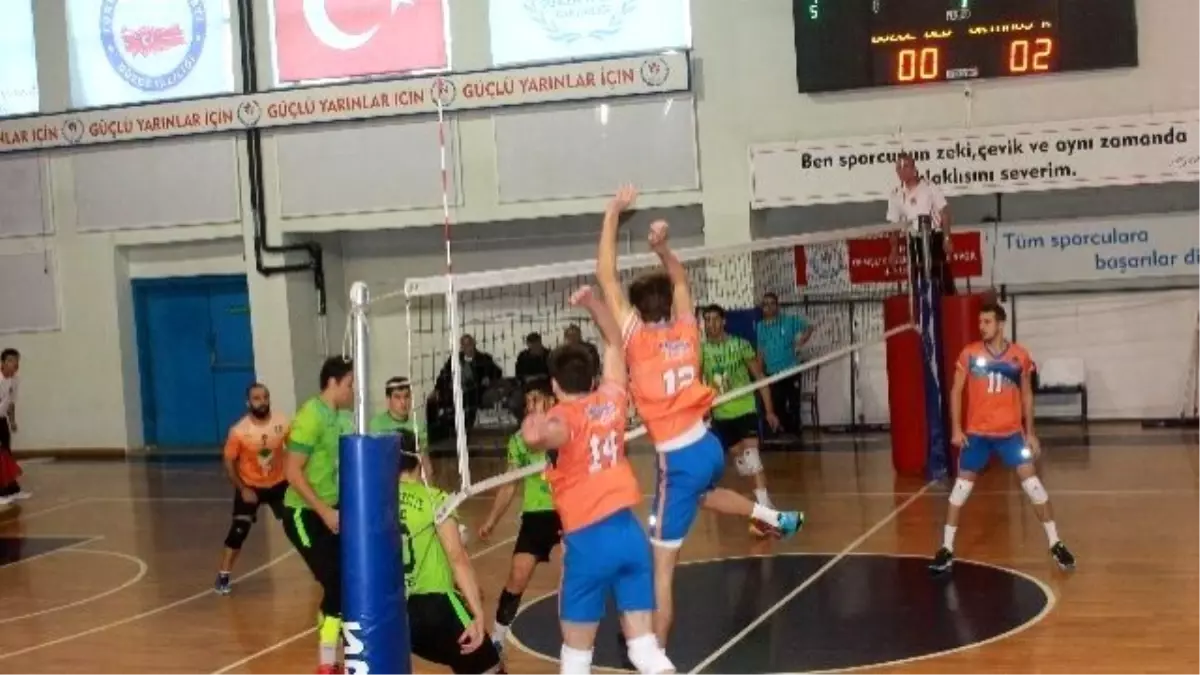 Düzce Belediyespor Voleybol Takımı Isparta\'ya Kilitlendi