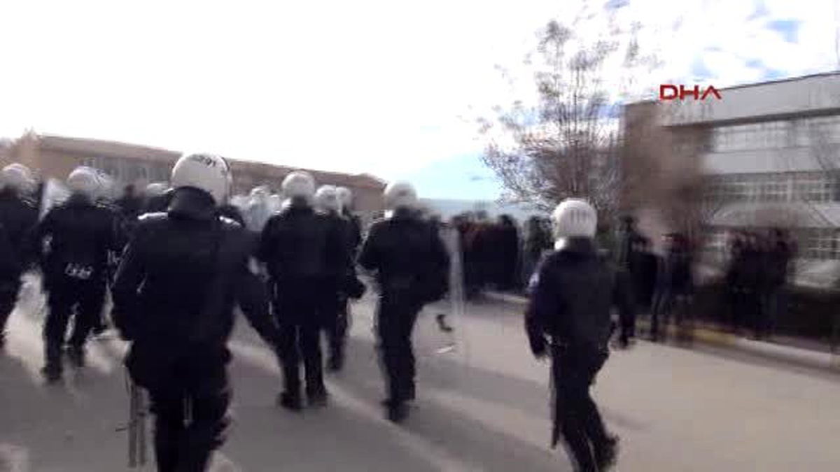 Eskişehir - Esogü\'de 12 Öğrenci Gözaltına Alındı