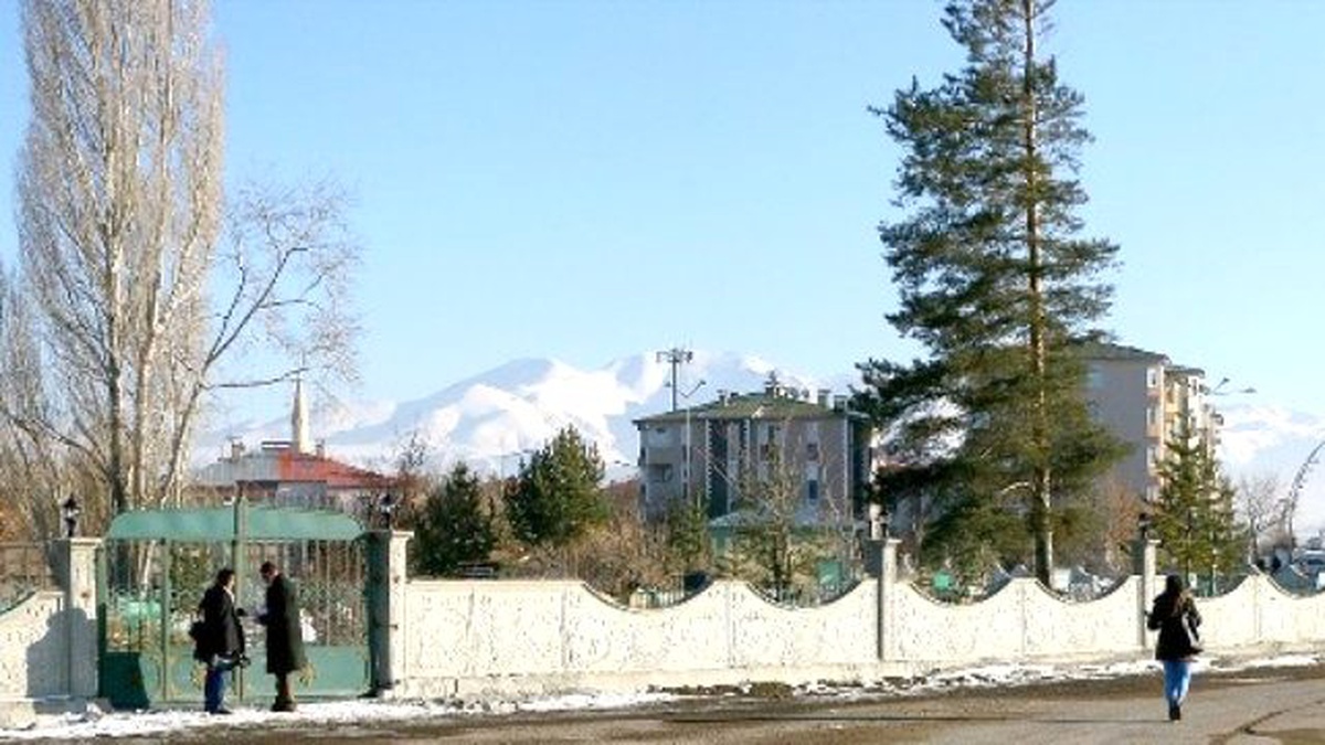 Gezköy Mezarlığı Estetik Bir Görünüme Kavuştu