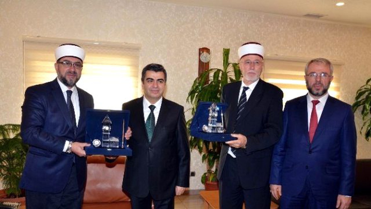 Gümülcine ve İskeçe Müftüleri Vali Düzgün\'ü Ziyaret Etti
