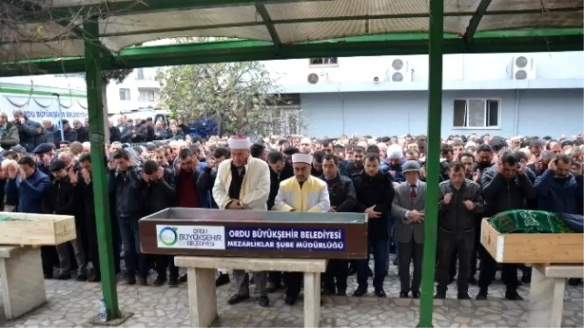 İnşaattan Düşerek Ölen Genç Toprağa Verildi