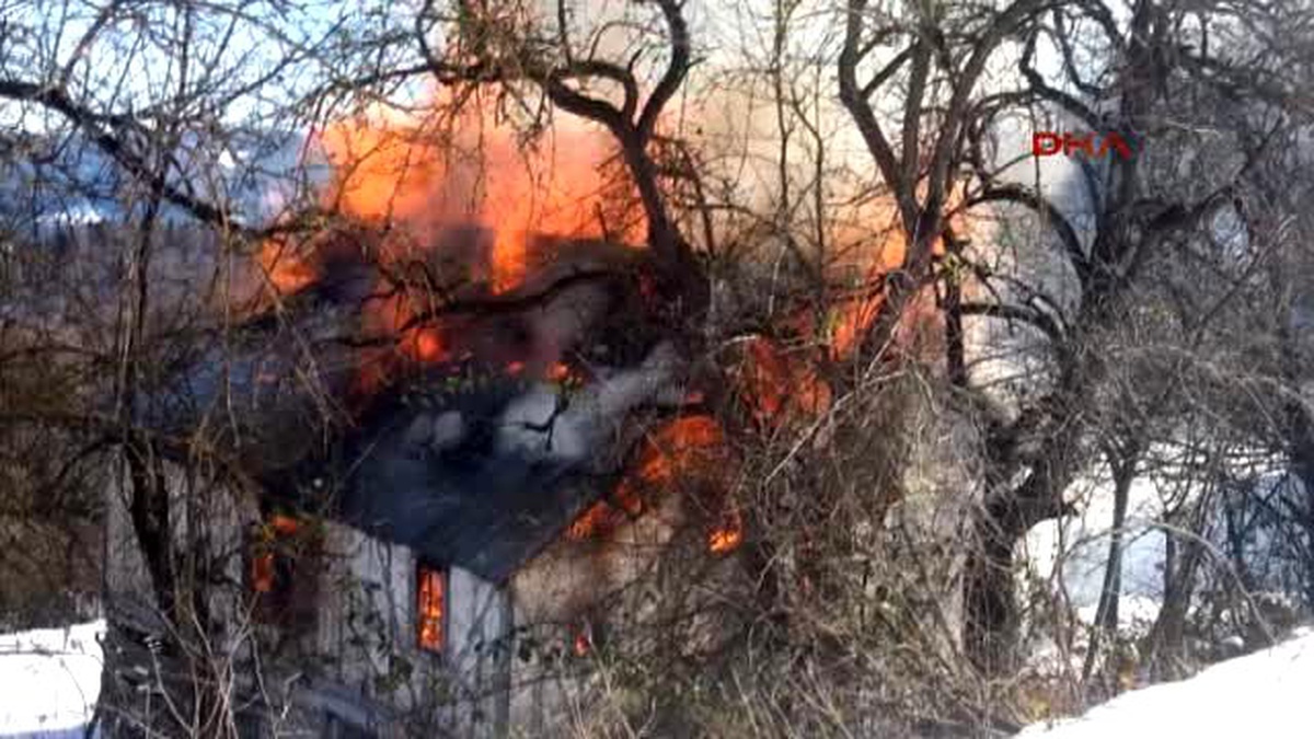 Kastamonu Evi Yanan Yaşlı Kadının Gözyaşları
