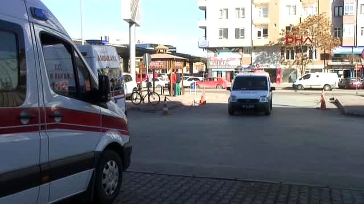 Kayseri Alkollü Genç 6 Yerinden Bıçaklandı