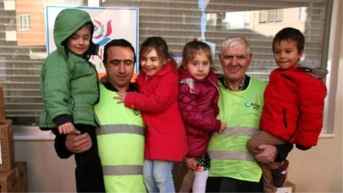 Kendileri Küçük Yürekleri Kocaman