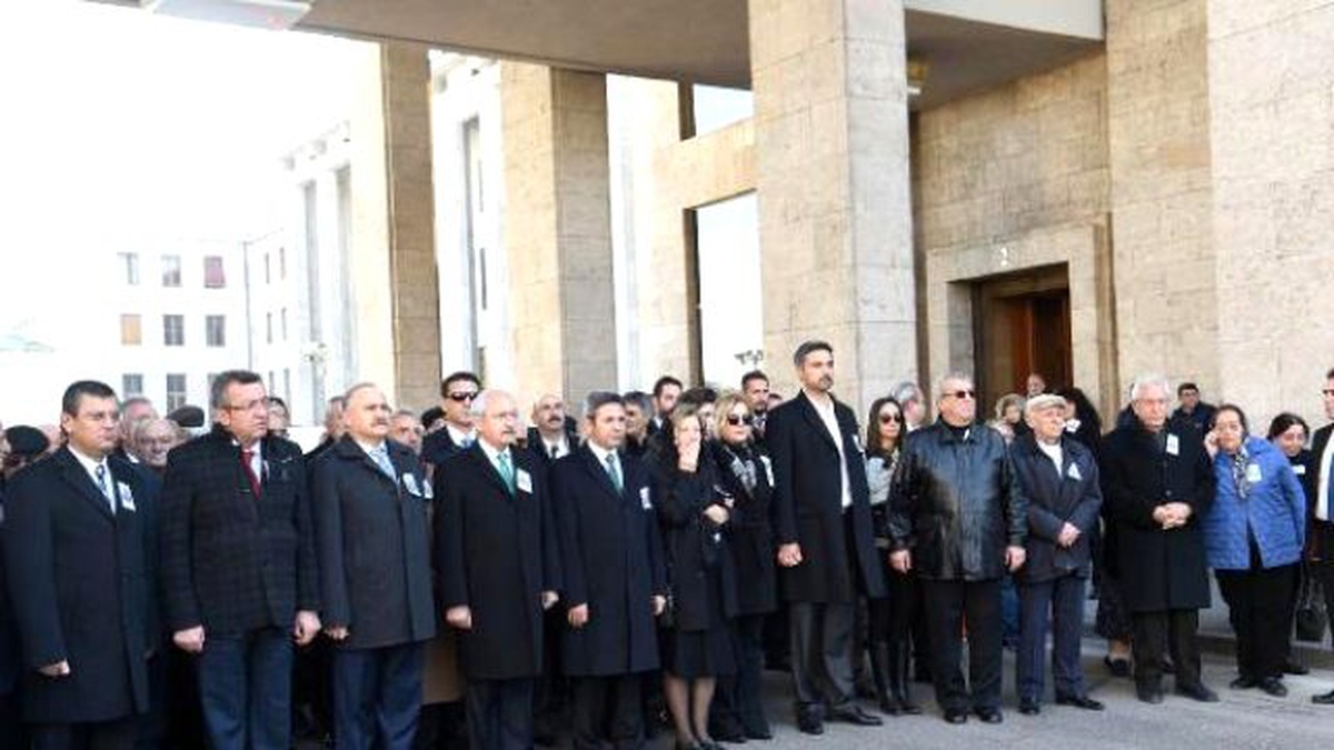 Kılıçdaroğlu, Kemal Ataman İçin TBMM\'de Düzenlenen Cenaze Törenine Katıldı