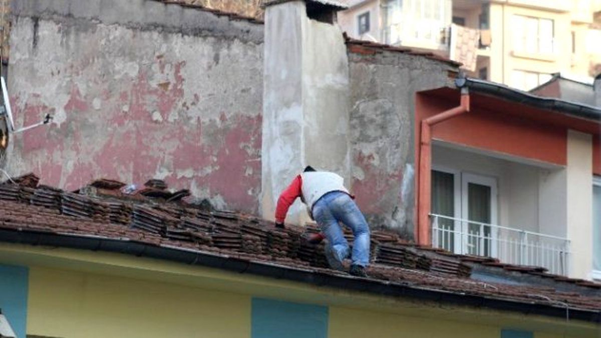 Ölümüne Çatı Tamiri