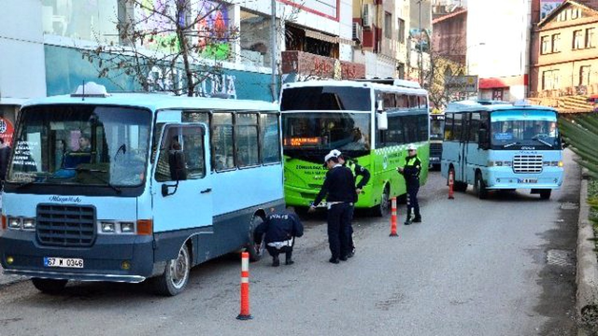 Polisten "Kar Lastiği" Uygulaması
