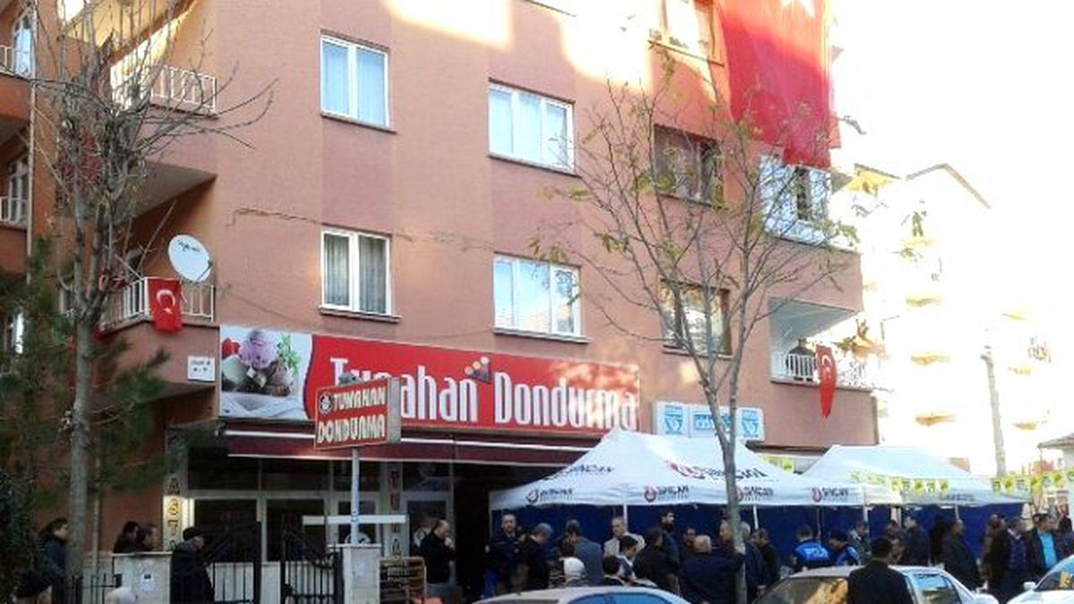 Şehit Polisin Baba Ocağına Ateş Düştü