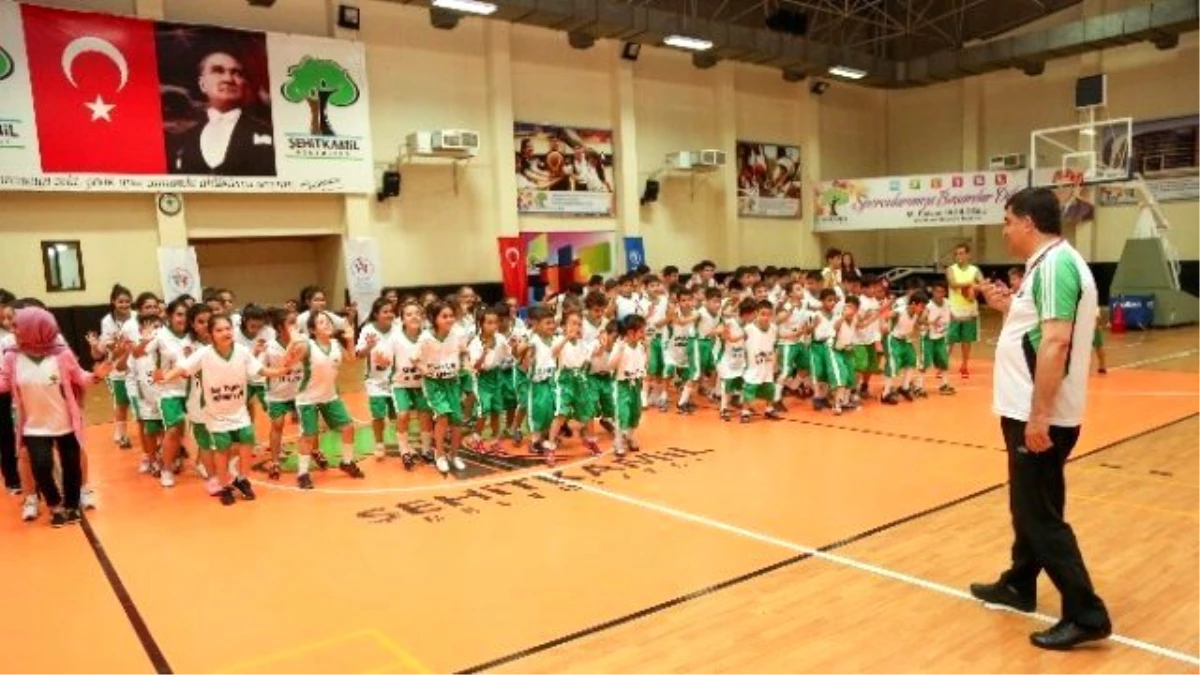 Şehitkamil, Binlerce Çocuğu Sporla Tanıştırıyor