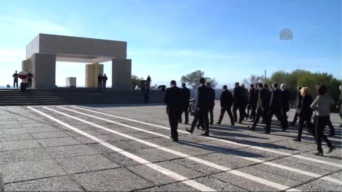 TBMM Başkanı Kahraman, Fazıl Küçük\'ün Mezarını Ziyaret Etti