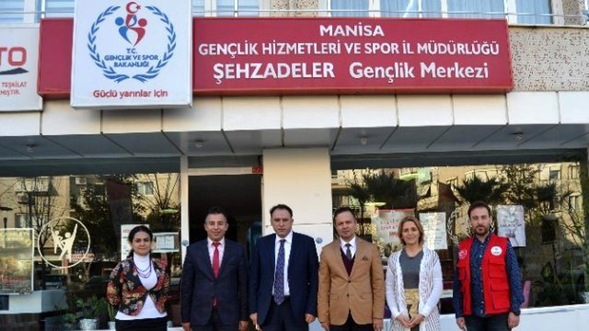 Vali Yardımcısı Kırılmaz Gençlik Merkezlerine Hayran Kaldı