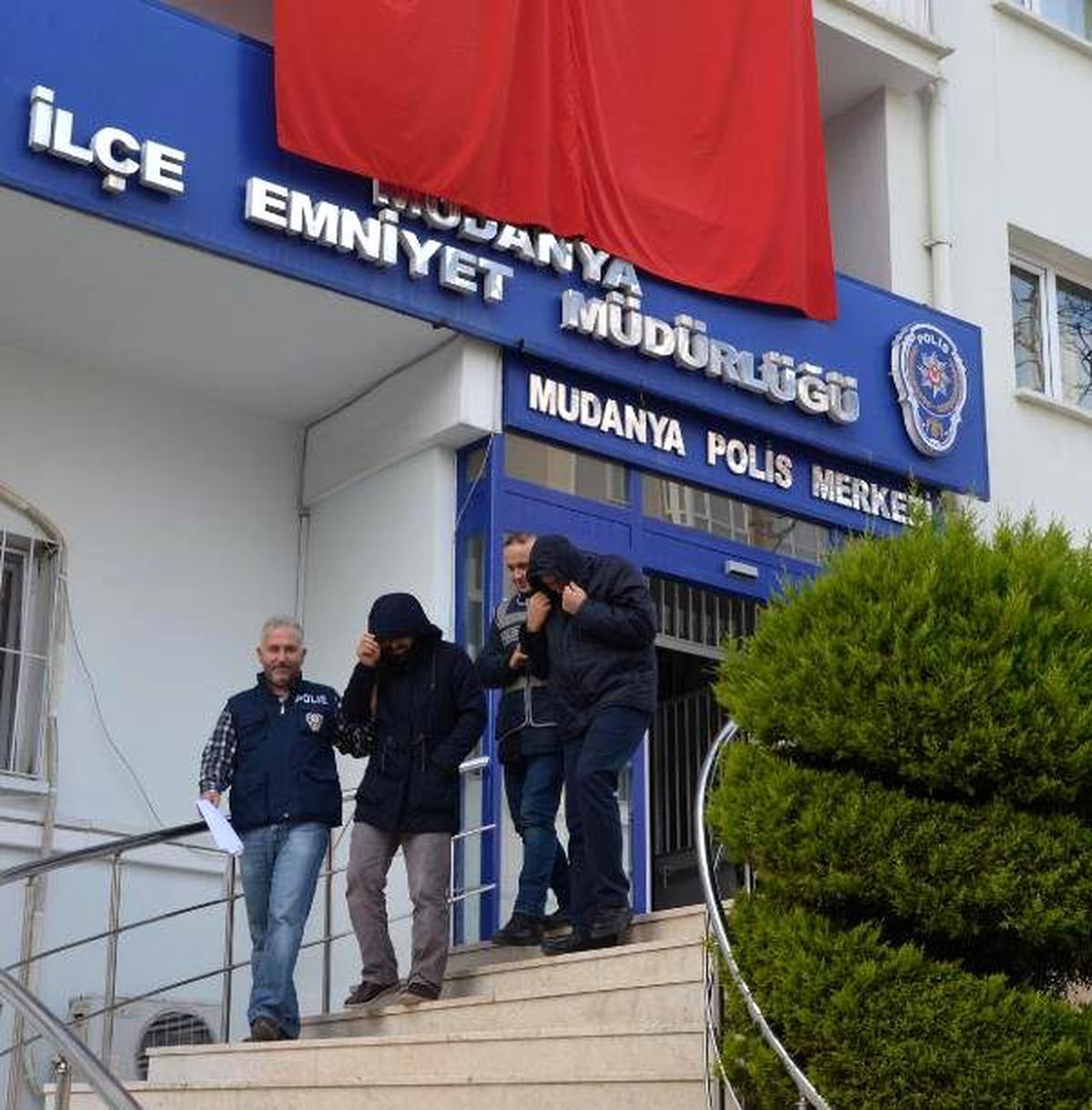 Yaşlıları Kandırıp Arazilerini Satan 2 Dolandırıcı Tutuklandı