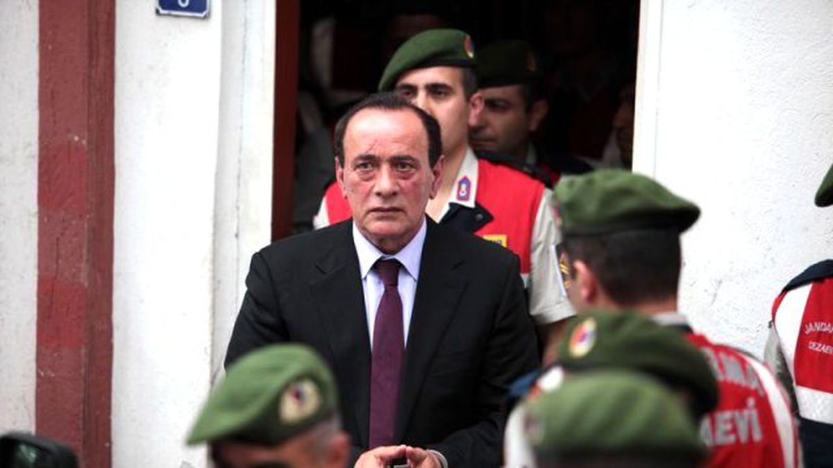 Alaattin Çakıcı, Cezaevi Müdürünün Kaburgasını Kırmış