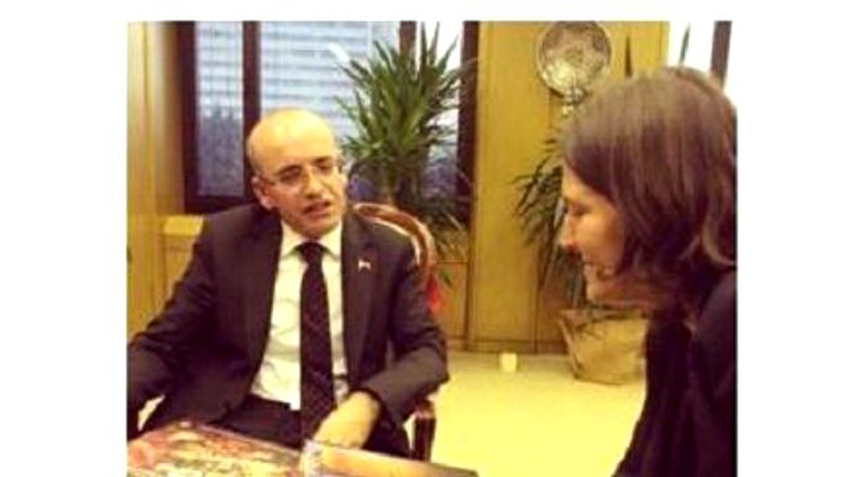 Başbakan Yardımcısı Şimşek\'ten AP Raportörüne Batman Kitabı