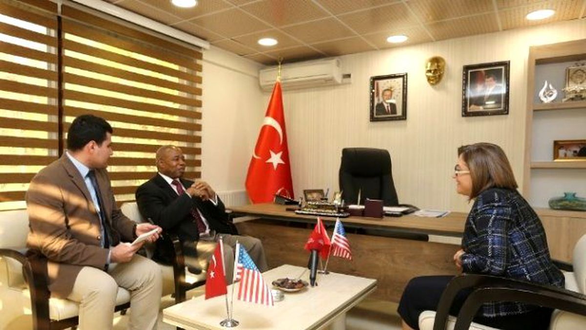 Brooklyn Belediye Başkanı Adams, Başkan Şahin\'i Ziyaret Etti