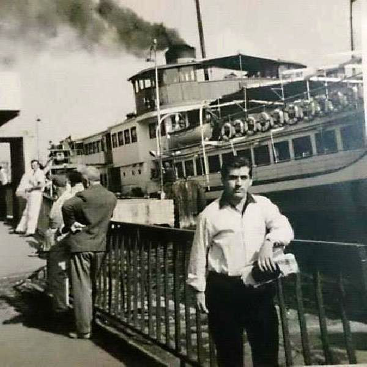 77 Yaşında Ölen Adam Elbiseleri ve Cep Telefonuyla Defnedildi