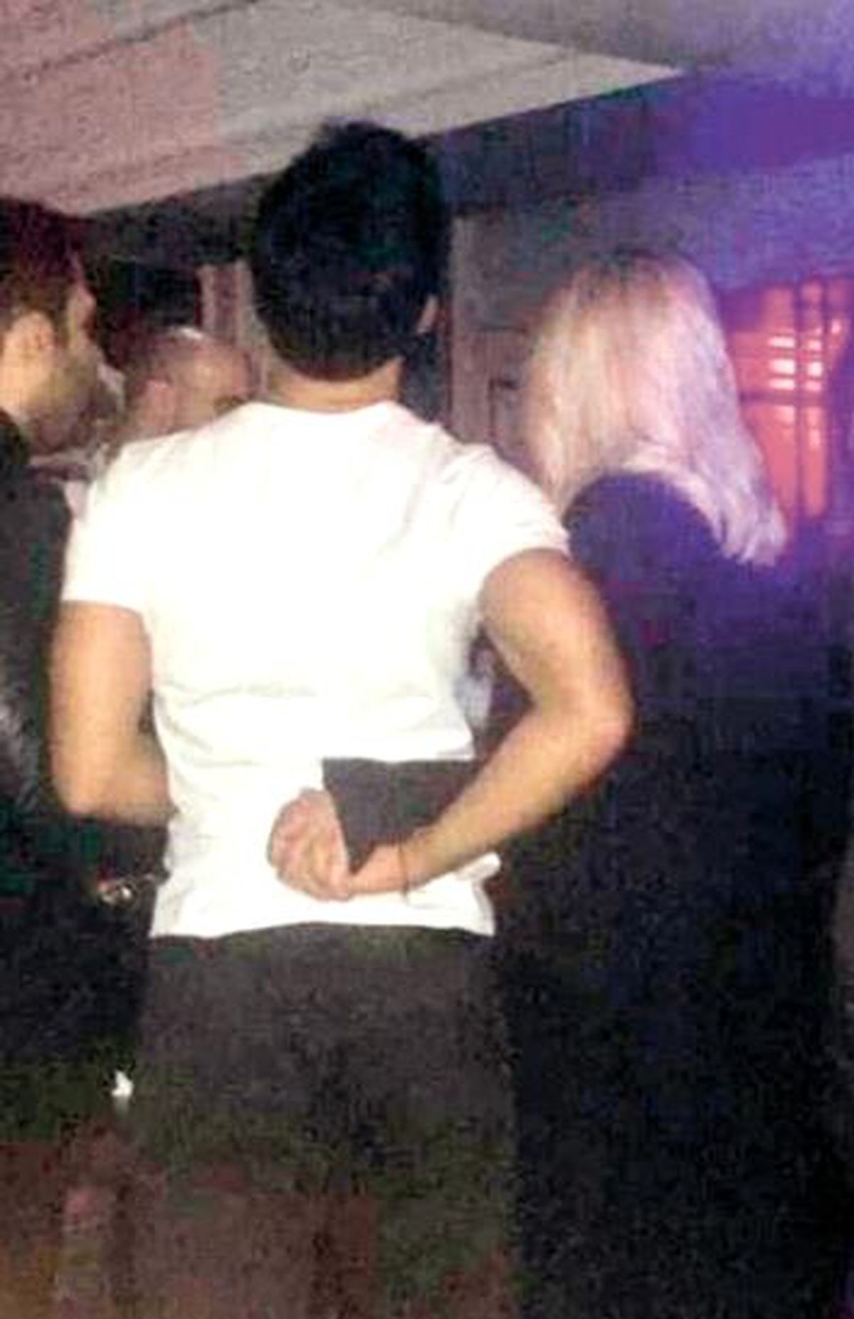 Hadise Sakladığı Sevgilisi ile El Ele Yakalandı
