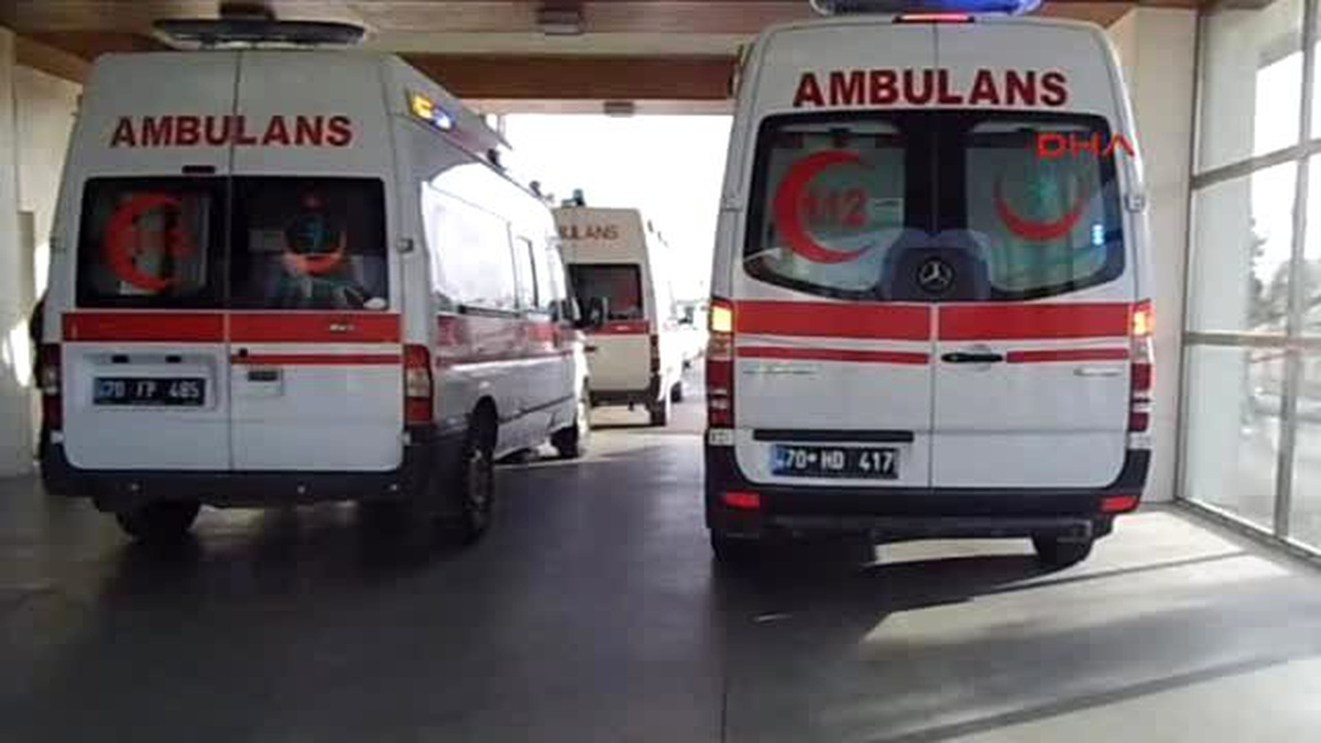 Karaman 17 Yaşındaki Ehliyetsiz Sürücü Otomobiliyle Takla Attı: 3 Yaralı