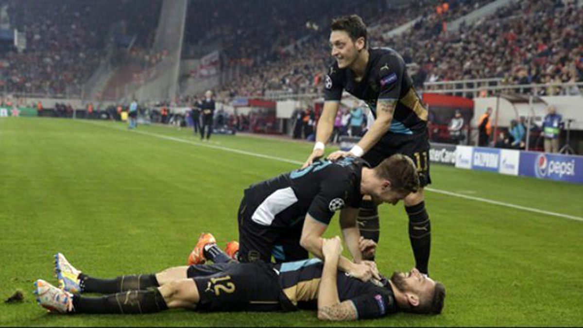 Mesut Özil'e İngiliz Basınından Övgü Yağıyor