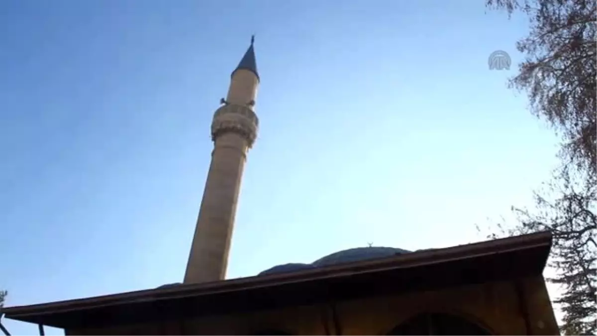 Mevlana\'nın Annesi Ona Selam Götürecek Ziyaretçileri Bekliyor