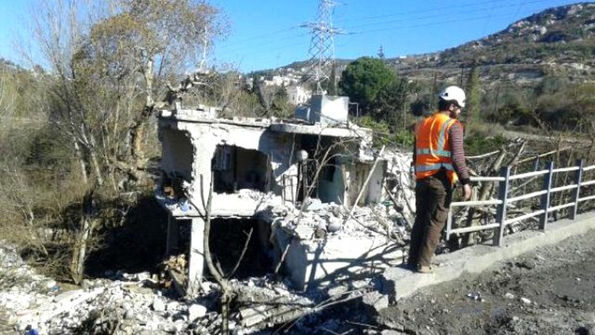 Rusya, Savaş Gemisinden Attığı Füzelerle Obin Köyü\'nü Vurdu