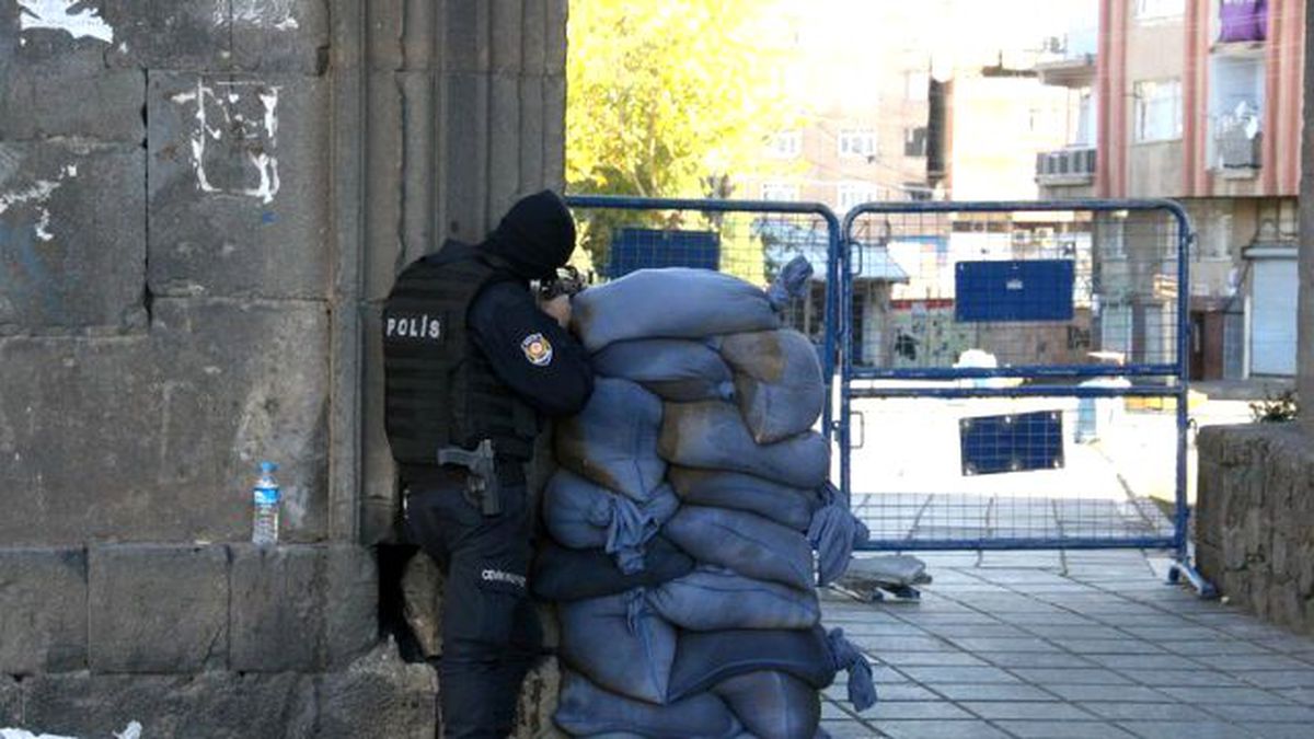 Diyarbakır'ın Sur İlçesinde 50 Teröristte Kanas Var!