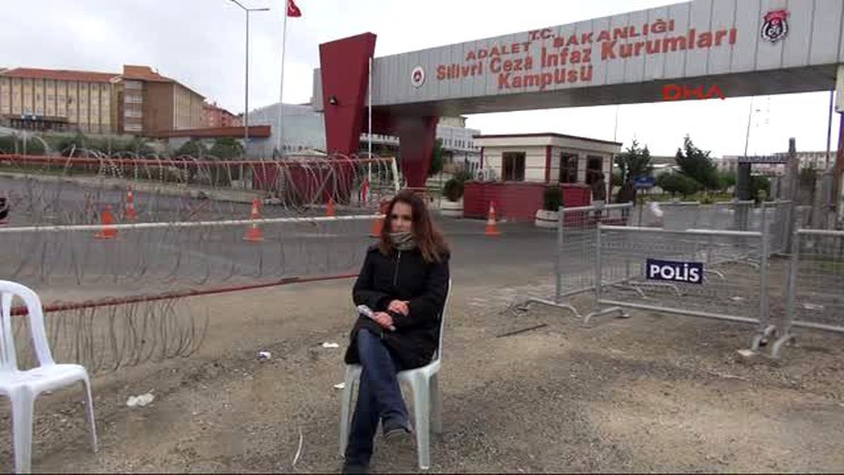 Umut Nöbeti\'nin Bugün 3\'üncü Nöbetçisi Ceren Kumbasar Oldu