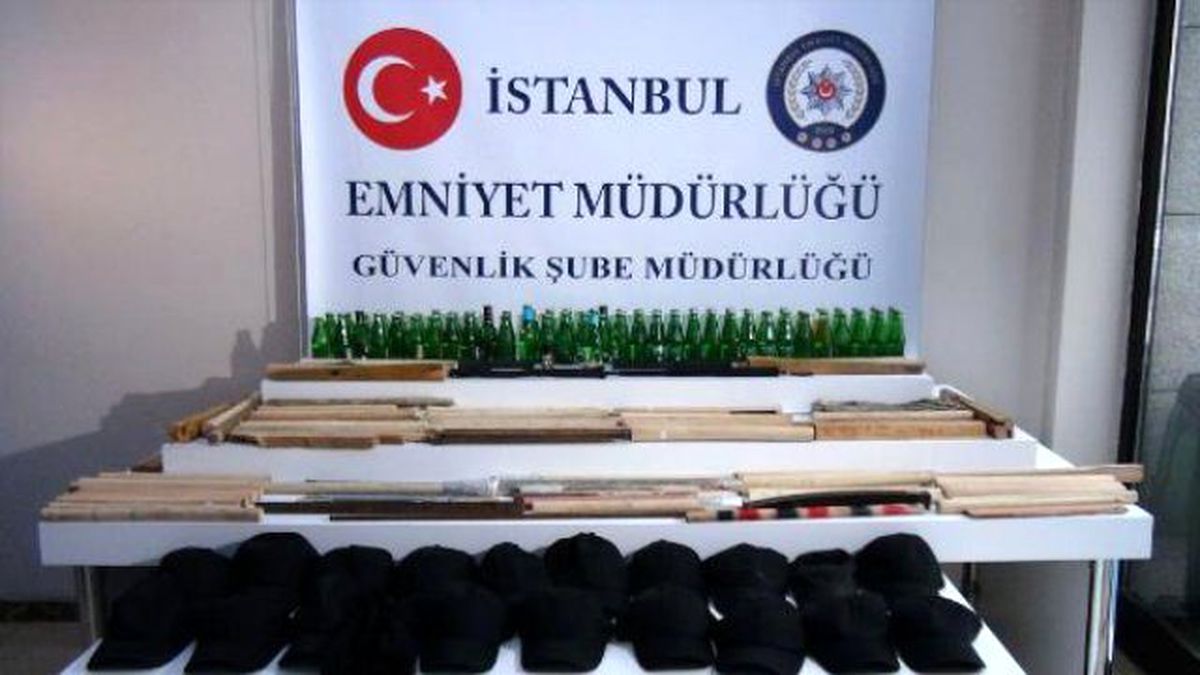 Üniversitelerdeki Olaylarda Ele Geçirilenler Basına Gösterildi
