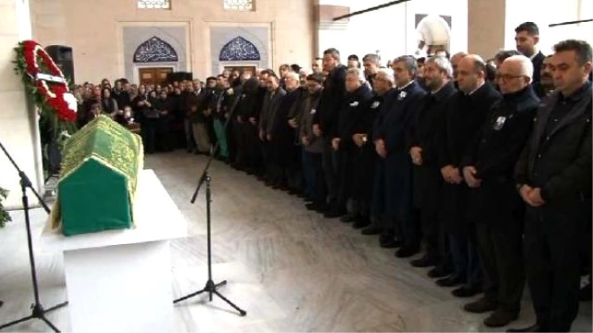 Abdullah Gül Yakın Arkadaşının Cenazesine Katıldı