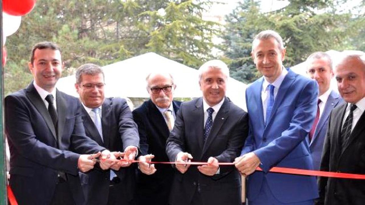 Anadolu Üniversitesi\'nde \'Anaç Ön Kuluçka Merkezi\' Açıldı