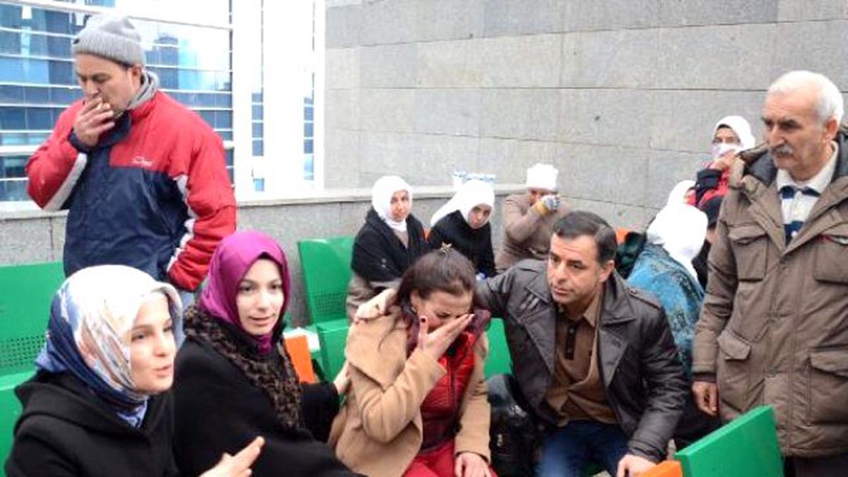 Barış Yarkadaş\'tan Adliyede Eylem Yapan İşçilere Destek