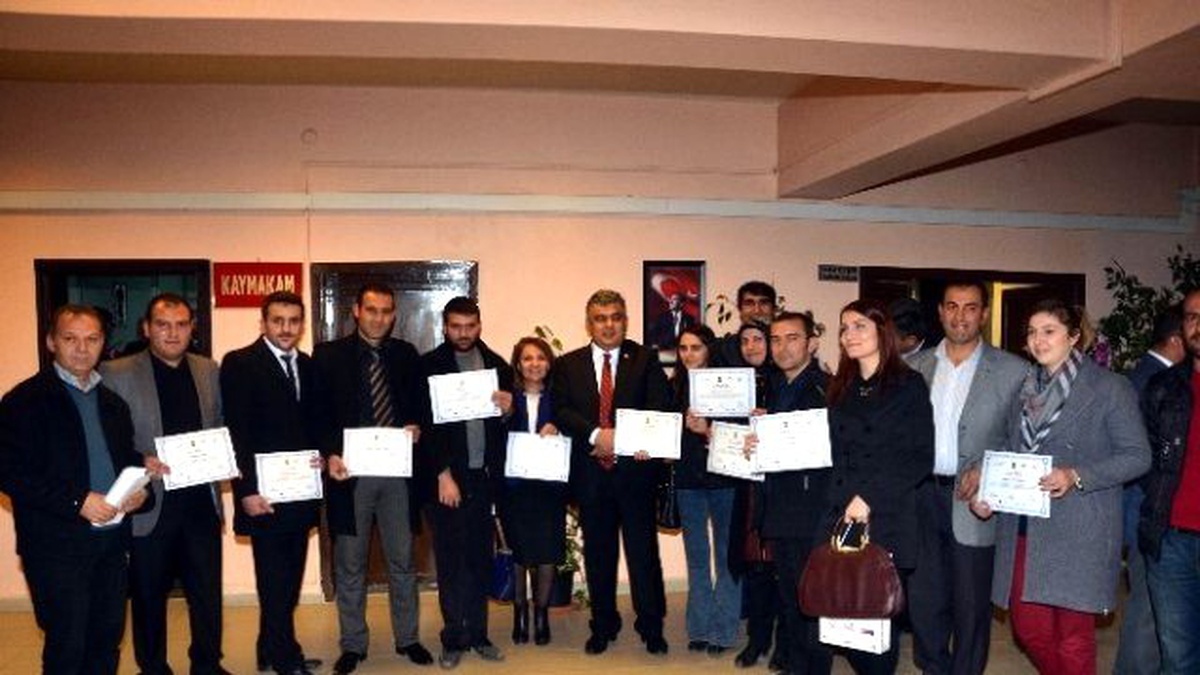 Başarılı Kursiyerlere Sertifikaları Verildi