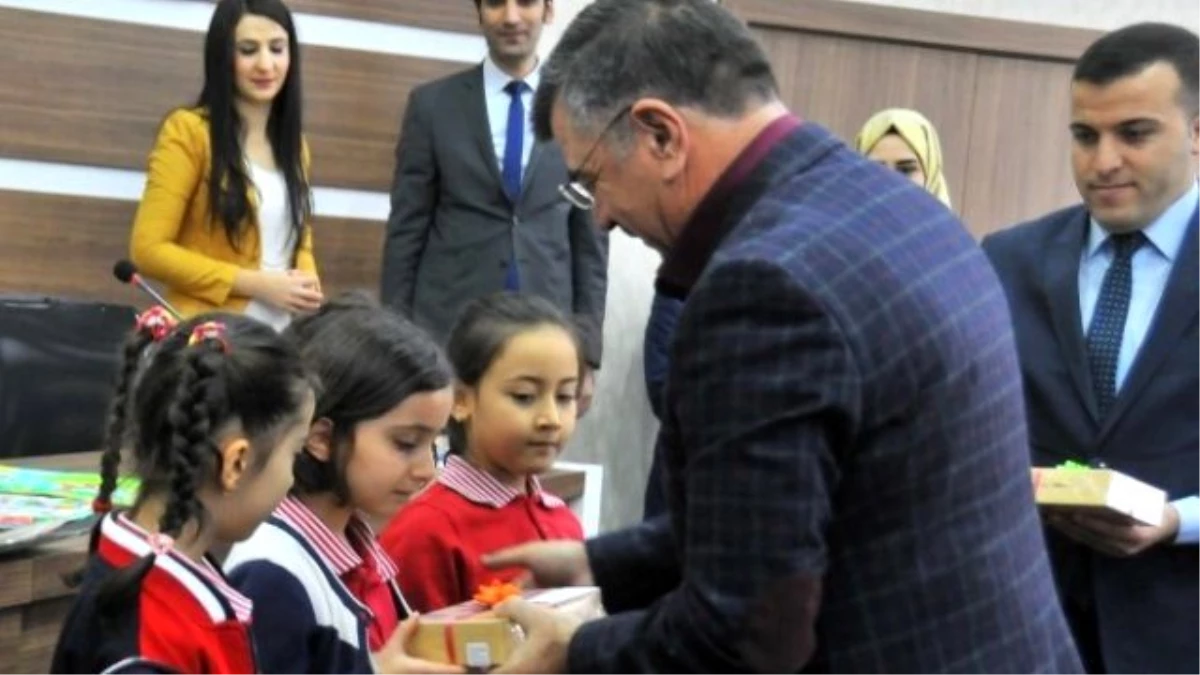 Niğde Belediye Başkanı Akdoğan, Çevreci Öğrencileri Ödüllendirdi
