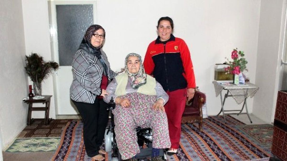 Başkan Karaçoban\'dan Bir Tekerlekli Sandalye Daha