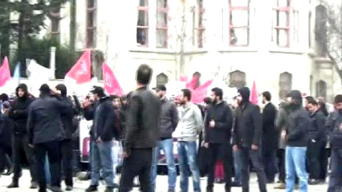 Beyazıt Meydanı\'ndaki Olaylara 4 Gözaltı